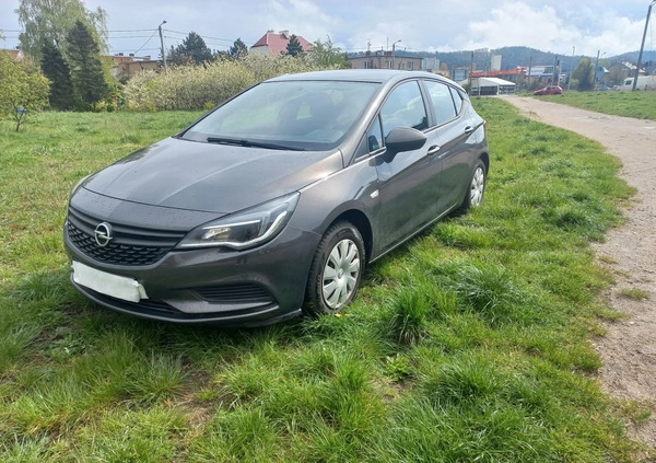 Opel Astra cena 46000 przebieg: 78000, rok produkcji 2016 z Gdynia małe 379